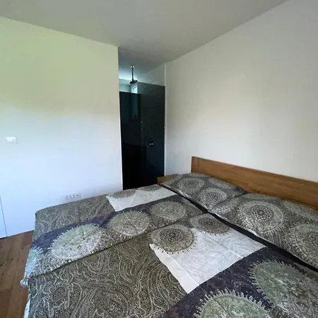 アパート Schoene Gartenwohnung Mit Carport Und Terrasse!