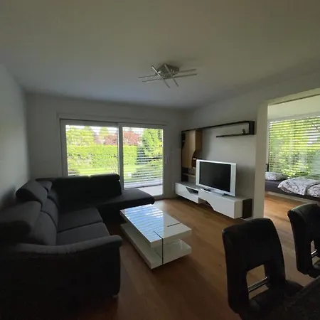 Schoene Gartenwohnung Mit Carport Und Terrasse! Apartman *