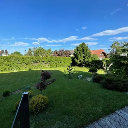 Appartement Schoene Gartenwohnung Mit Carport Und Terrasse! *