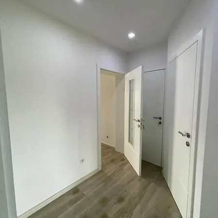 Schoene Gartenwohnung Mit Carport Und Terrasse! Graz