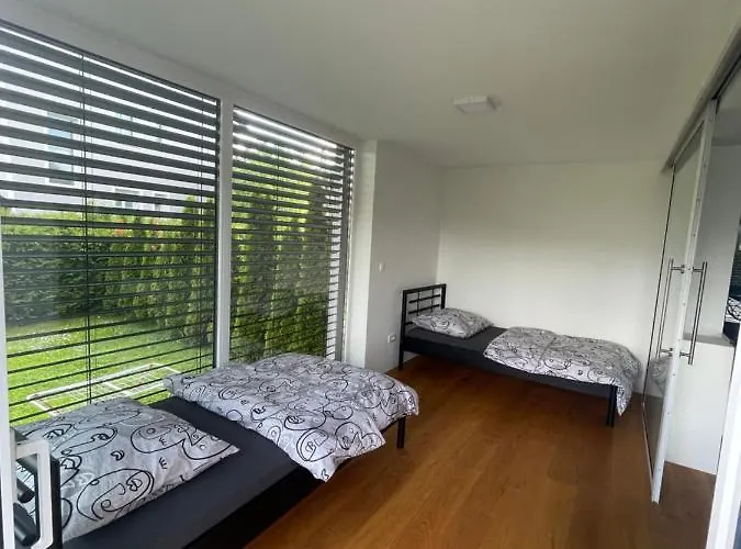 Schoene Gartenwohnung Mit Carport Und Terrasse! Апартаменти