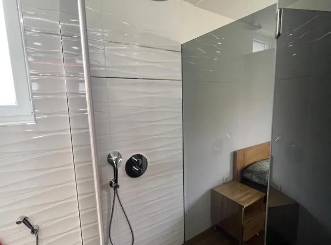 Schoene Gartenwohnung Mit Carport Und Terrasse!